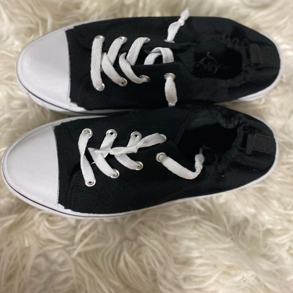 Black and White Shoes Brand- Sole Mates